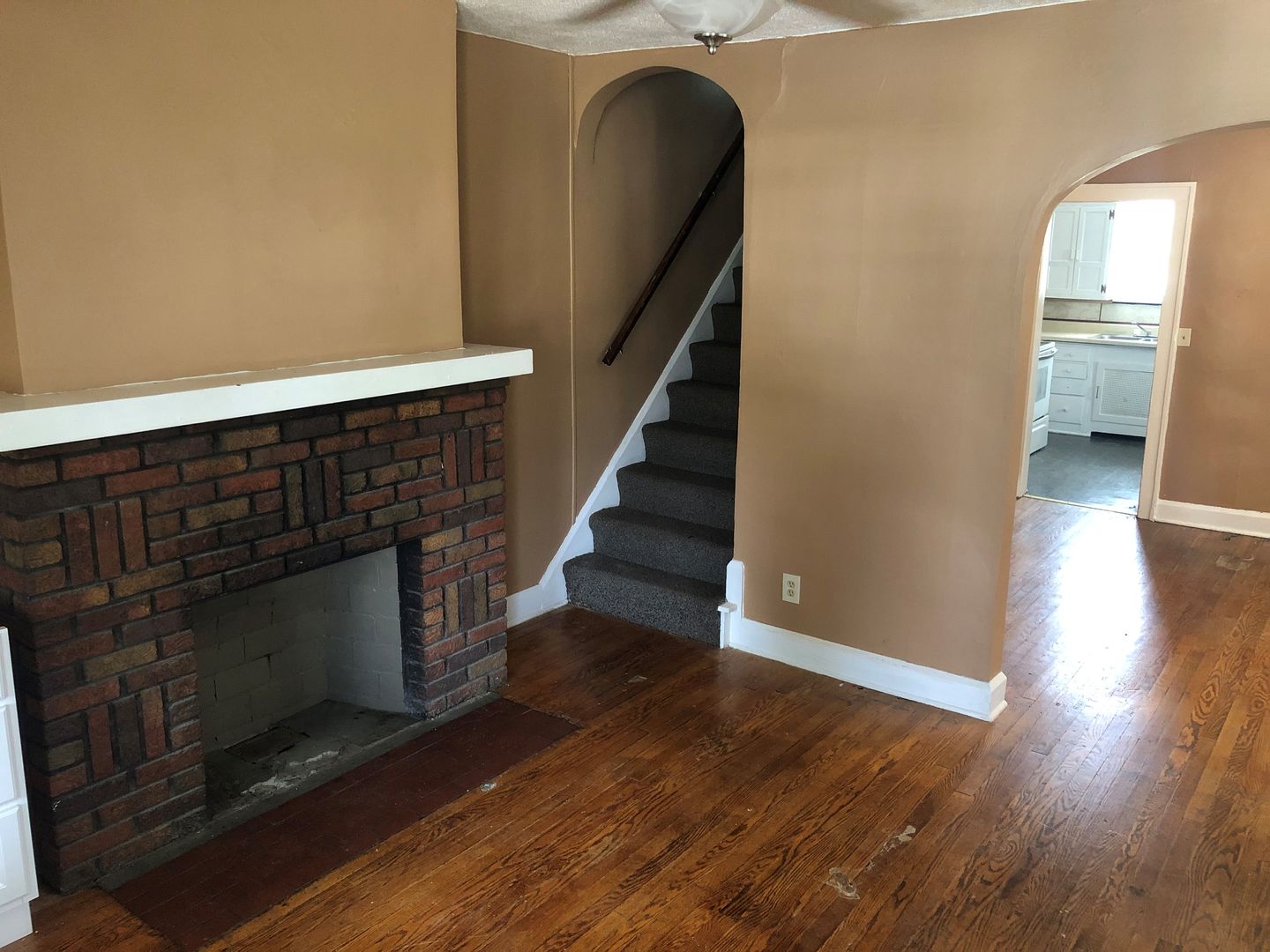 Canton Apartment: 916 16th Street NW