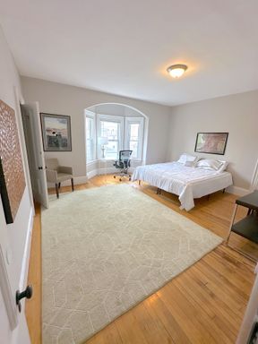 HUGE FURNISHED APARTMENT IN WALTHAM'S SOUTH SIDE – photo 1