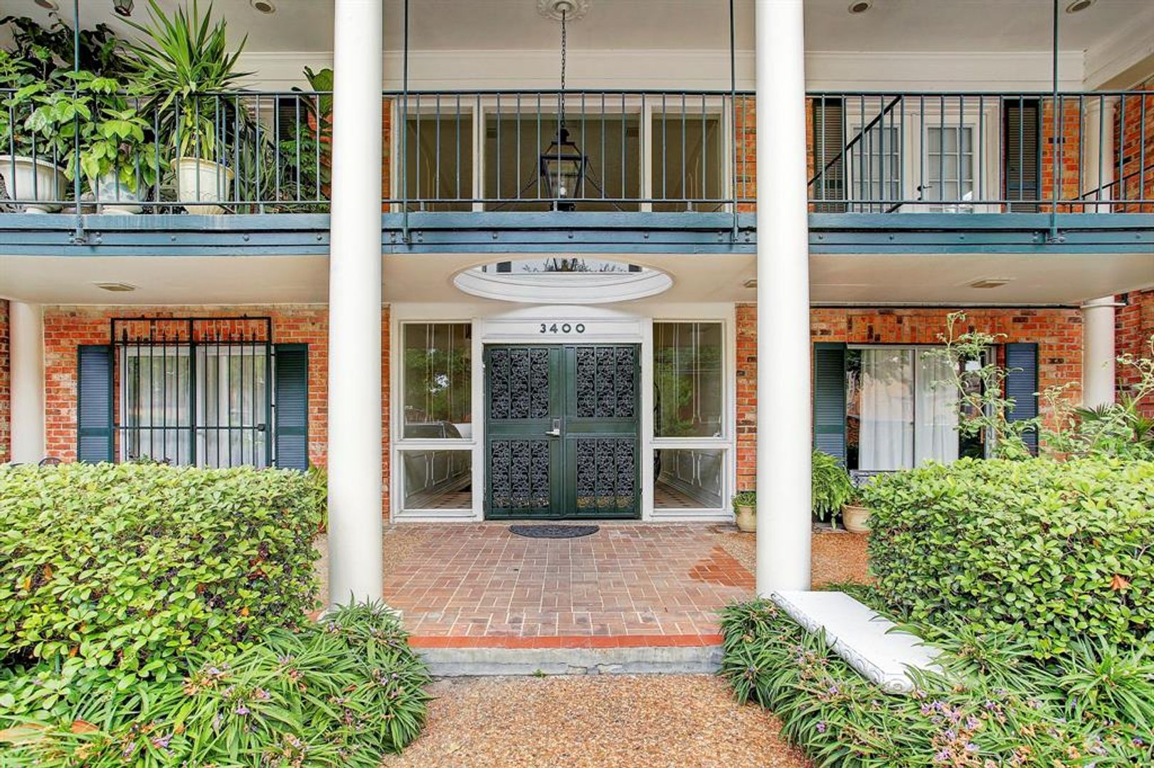 Houston House: 3400 Timmons Lane