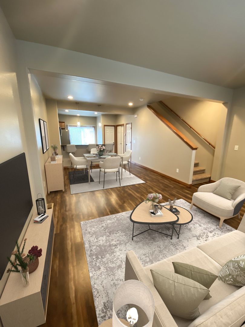 Selah Apartment: 615 S 3rd Street