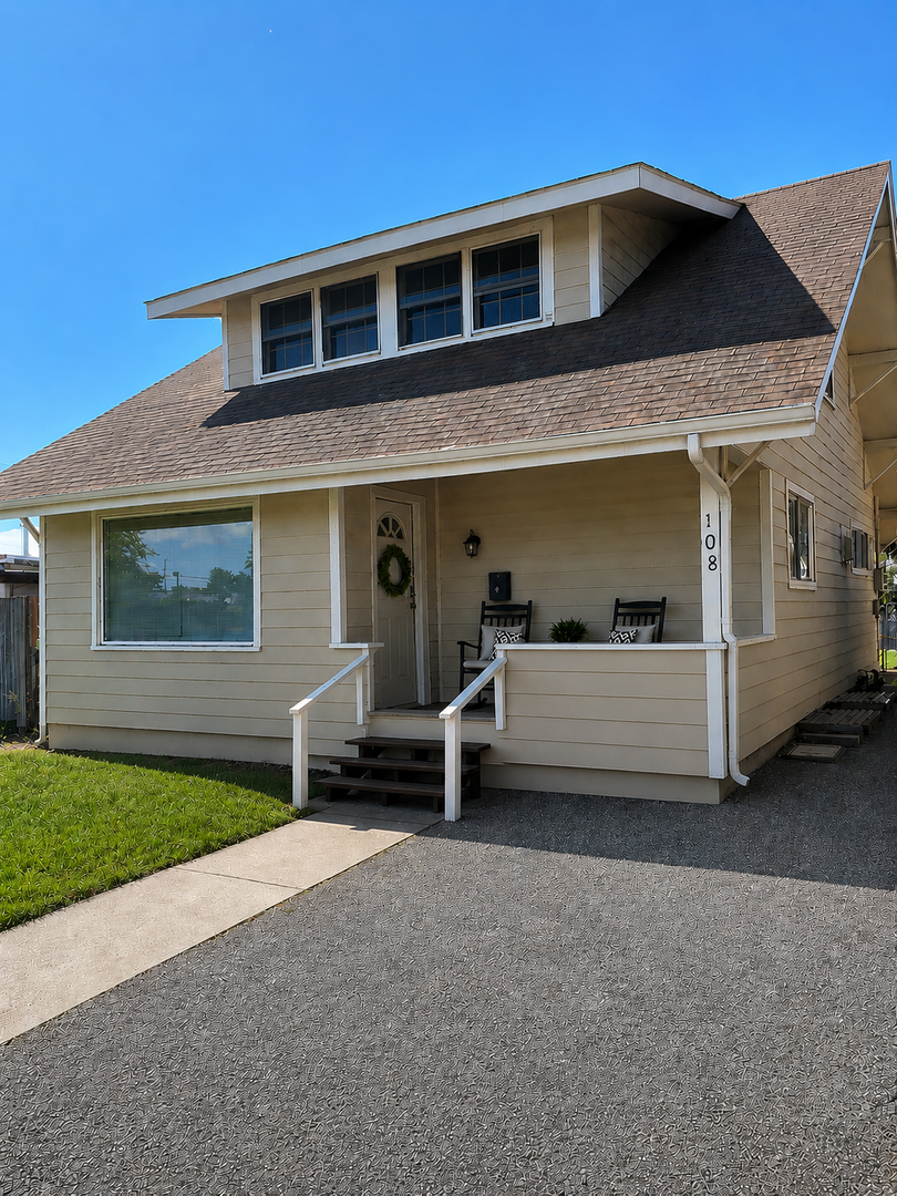 Selah House: 108 W. Orchard