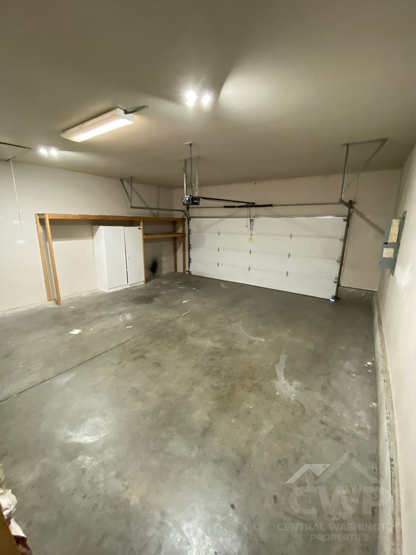 YAKIMA HOME | DOUBLE-CAR GARAGE & PRIVATE FENCED BACKYARD! 15 of 16