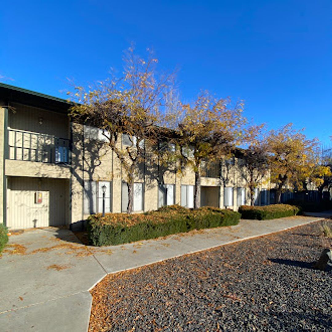 Yakima Apartment: 1012 Cornell Ave