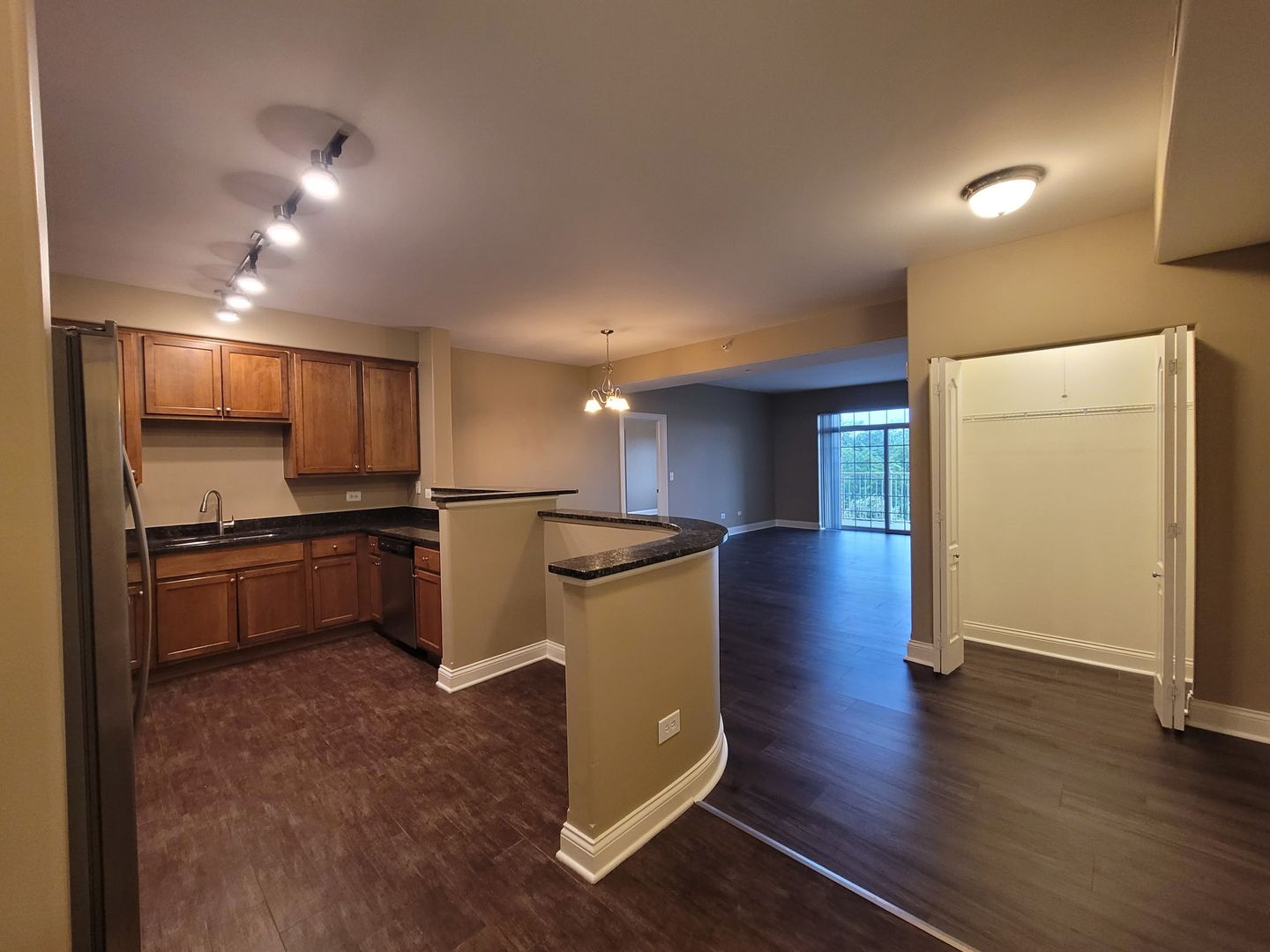Itasca Apartment: 2 Itasca Pl