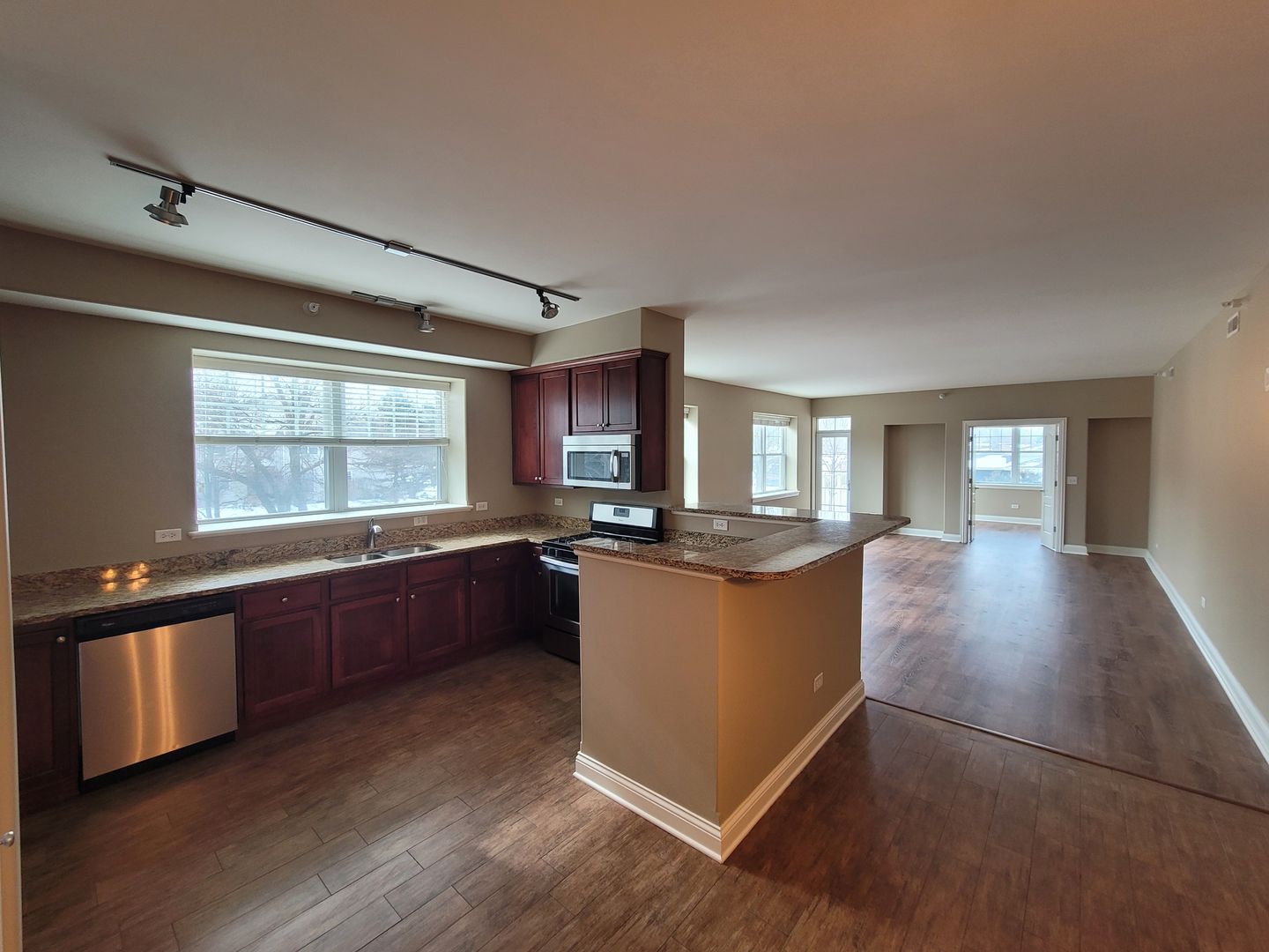 Itasca Apartment: 2 Itasca Pl