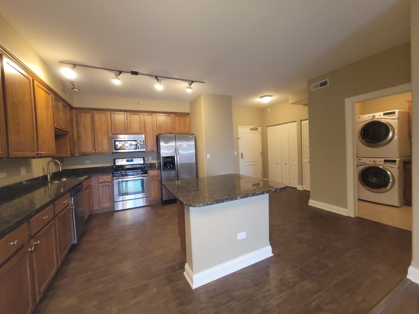 Itasca Apartment: 2 Itasca Pl