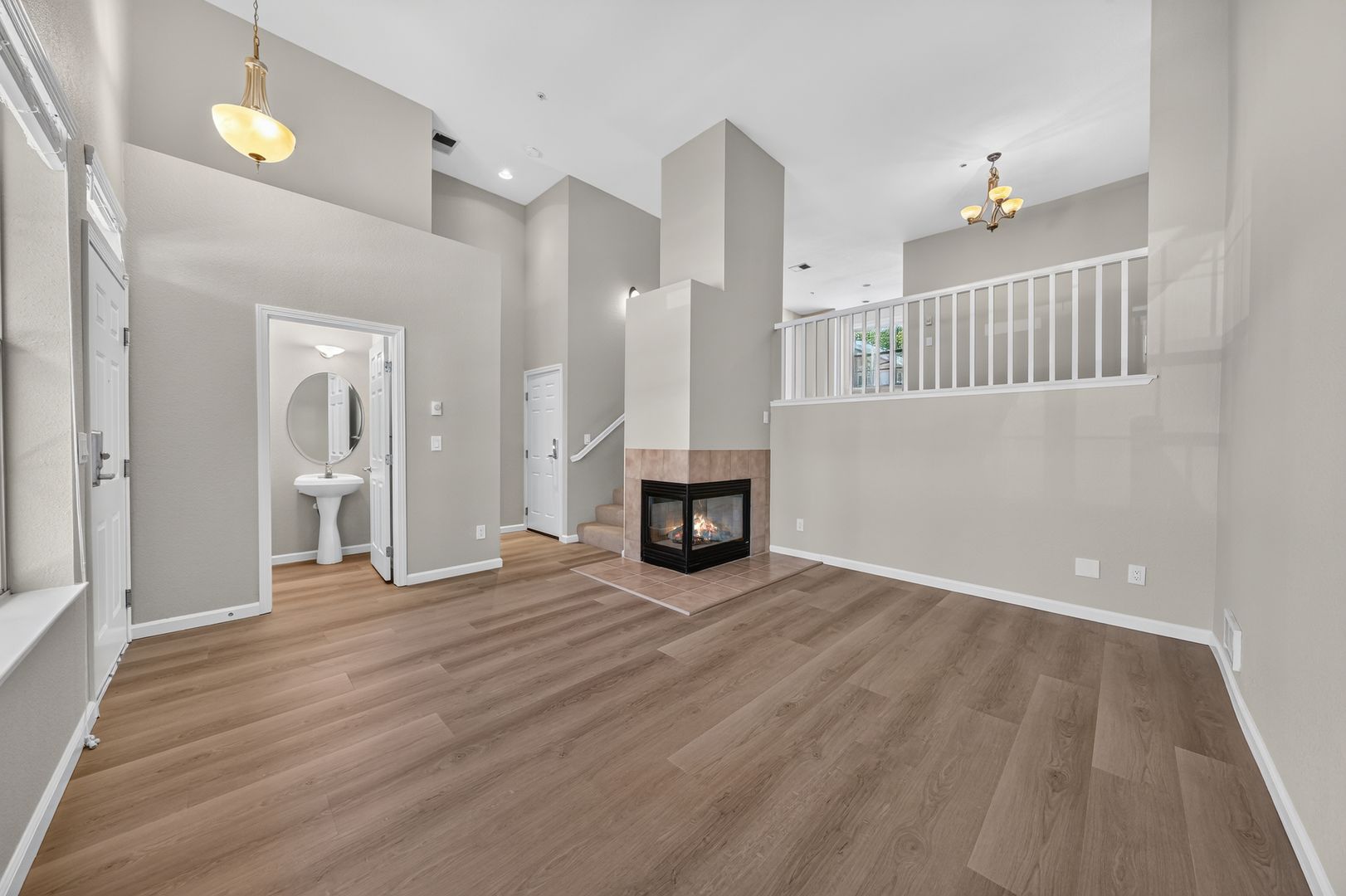 385 Race St. 3 of 12