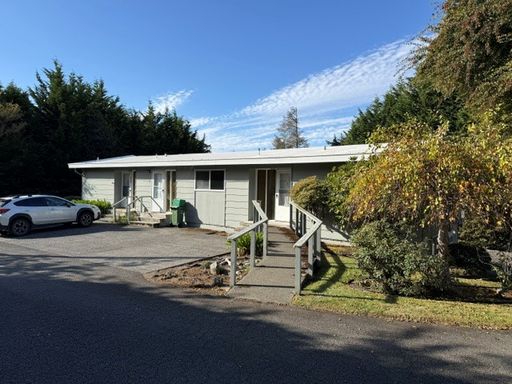 Triplex unit by Bay Area Hospital, 2645 N. 16th Ct. #B, Coos Bay