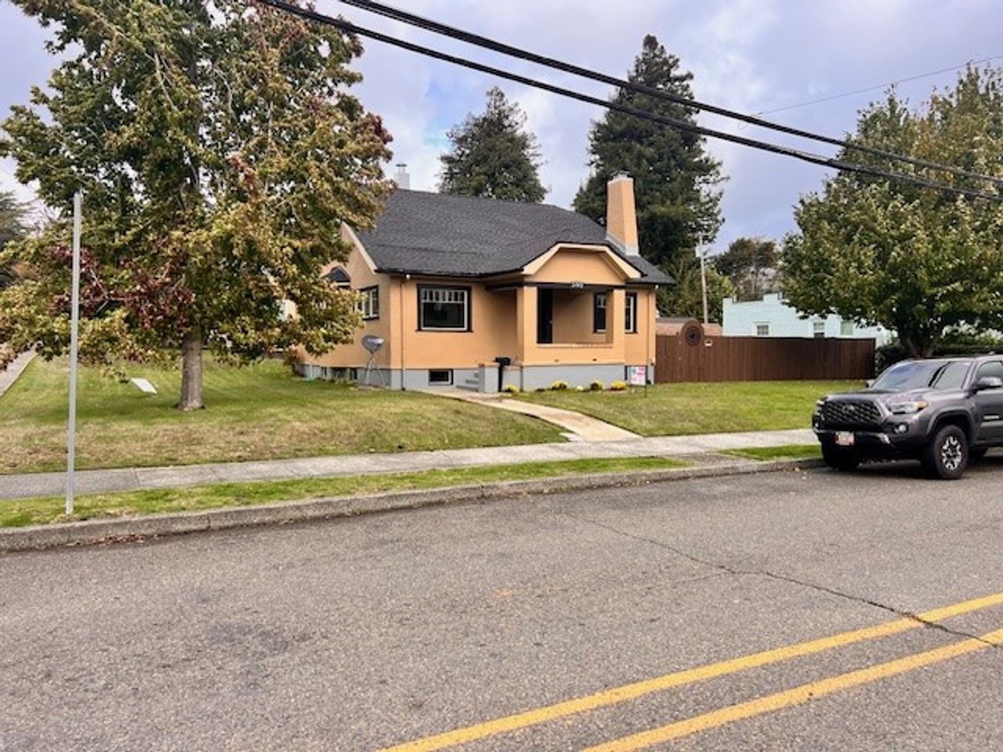 Coos Bay Apartment: 590 Johnson Avenue