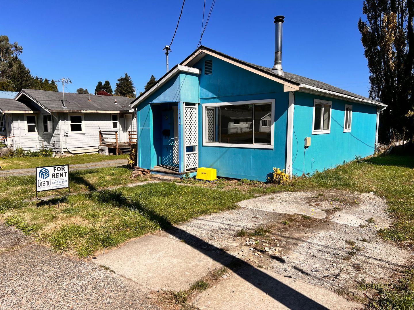 Coos Bay Apartment: 1076 S. 8th St.