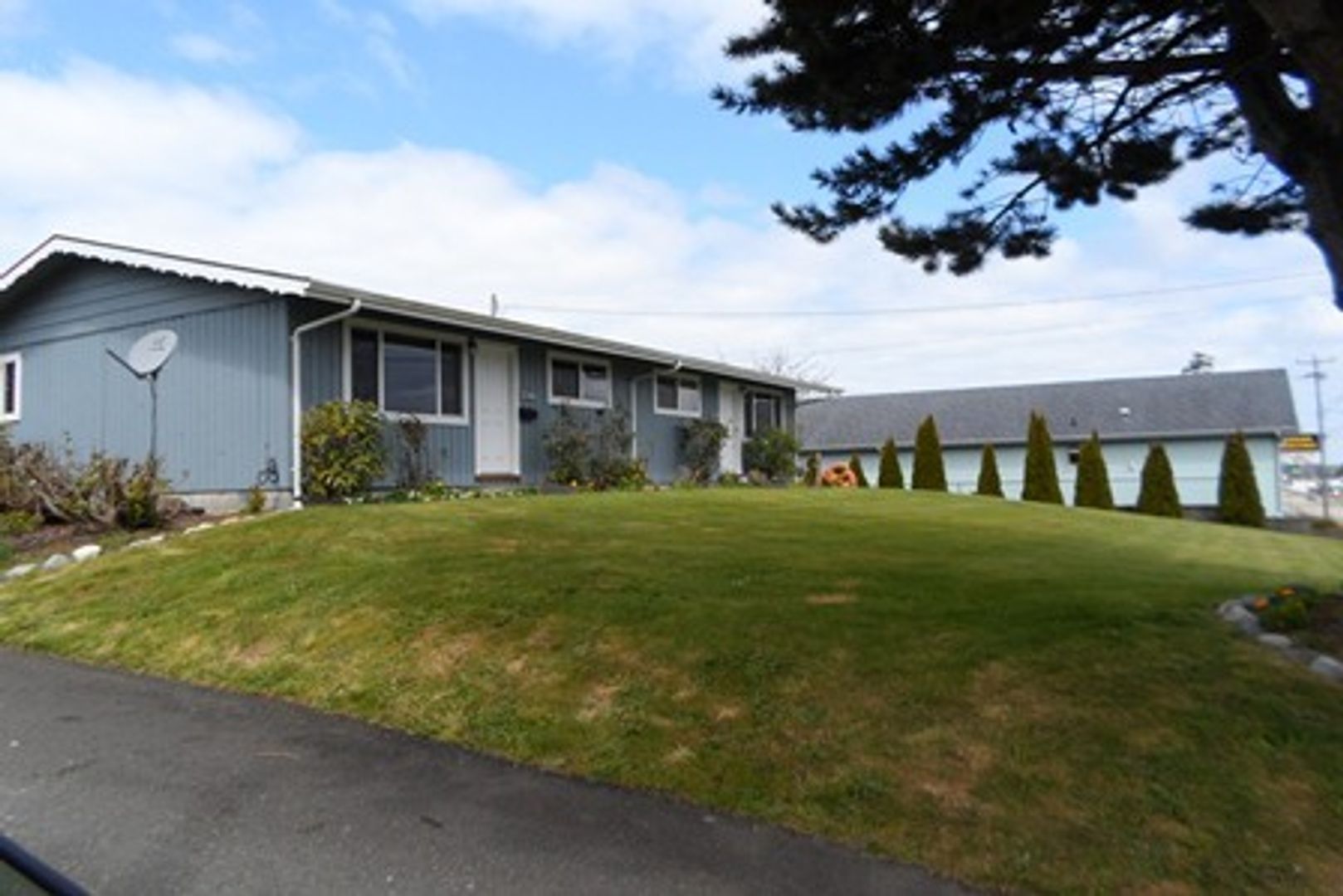 North Bend Apartment: 2388-2396 Broadway