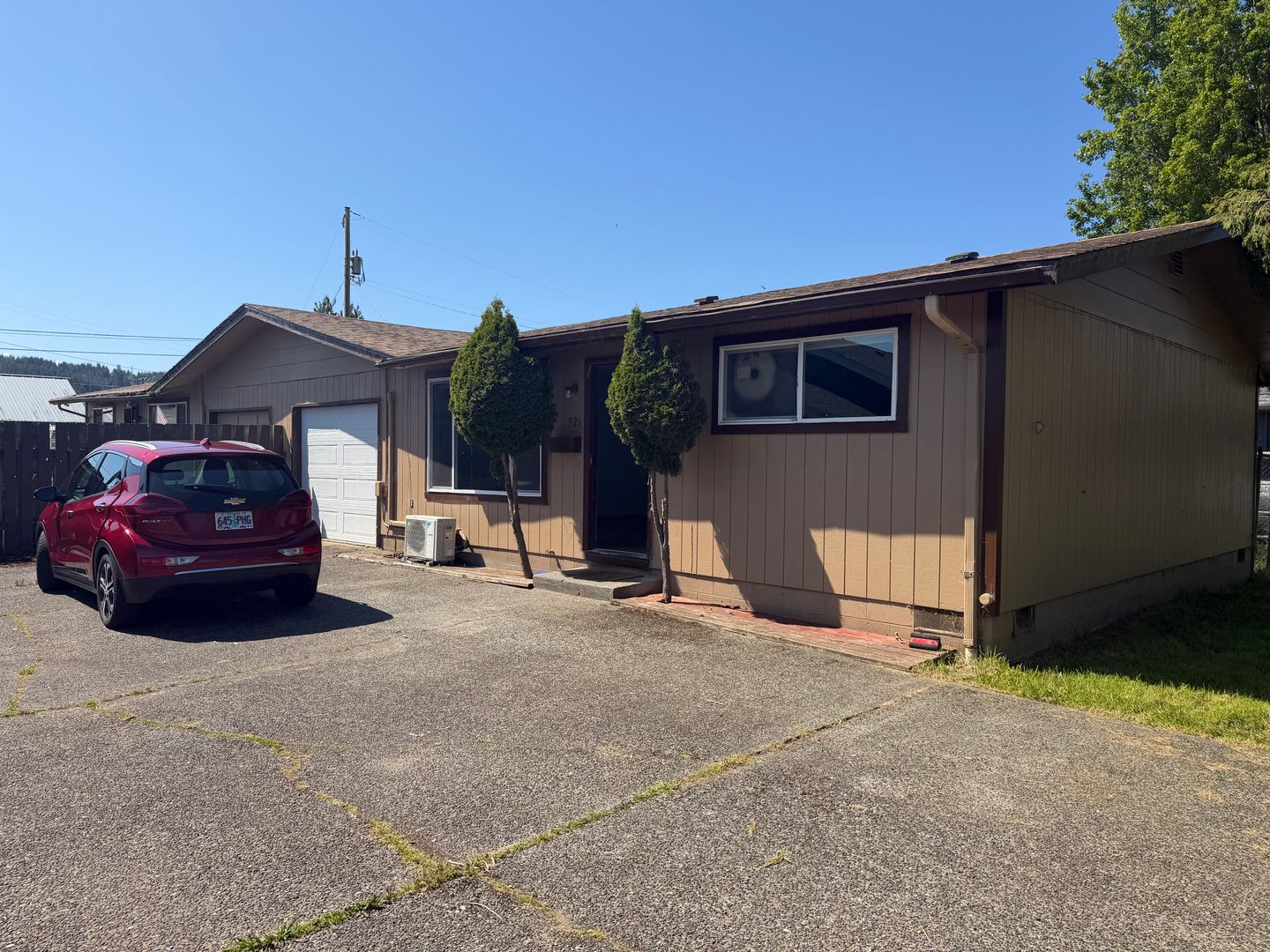 Coos Bay Apartment: 375 Park Avenue