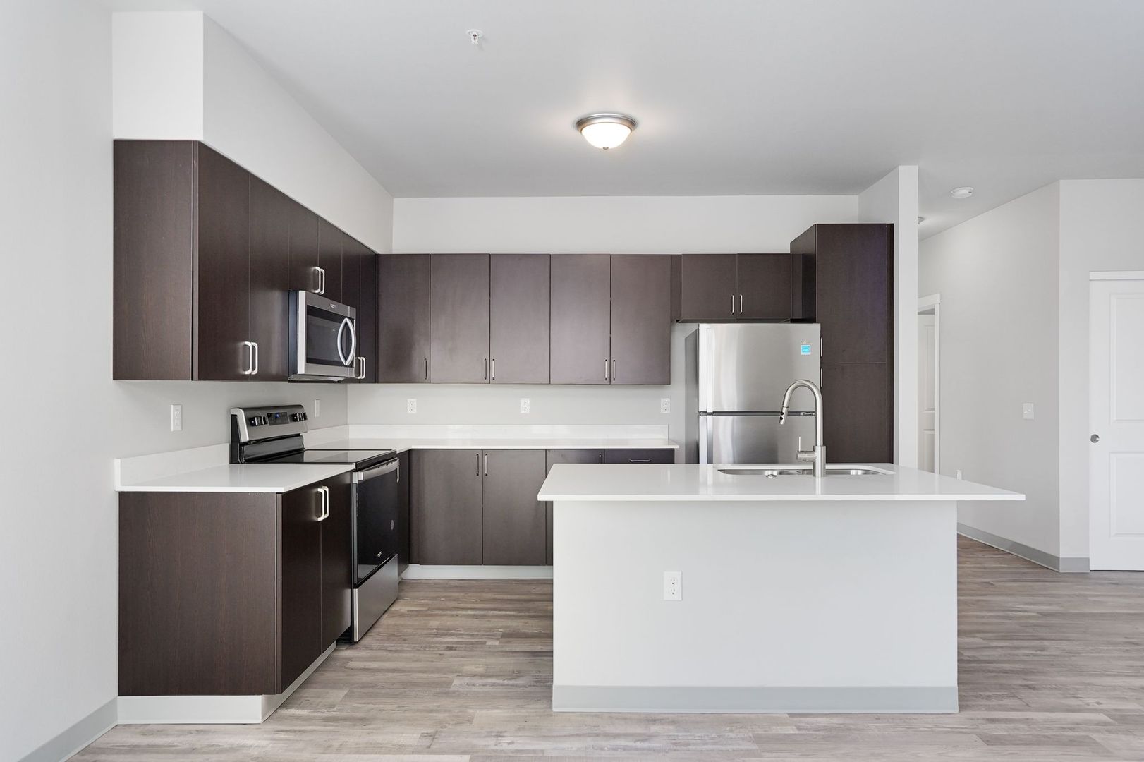 Reedsport Apartment: 260 16th Street