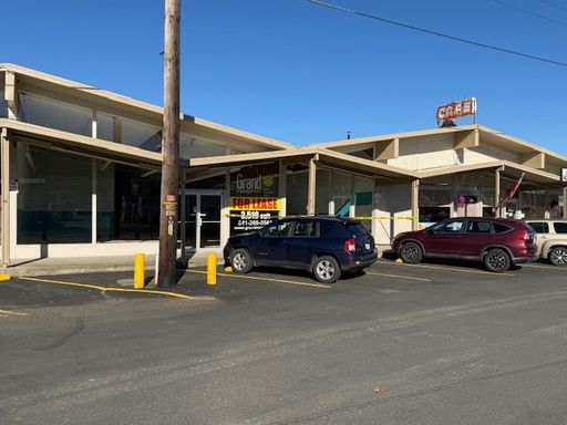 Nice size commercial space 3510 sq ft, Umpqua Shopping Center, 1511 US-101, Reedsport