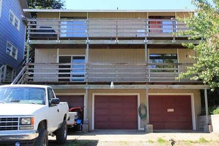 Coos Bay Apartment: 860 - 862 S 5th Street