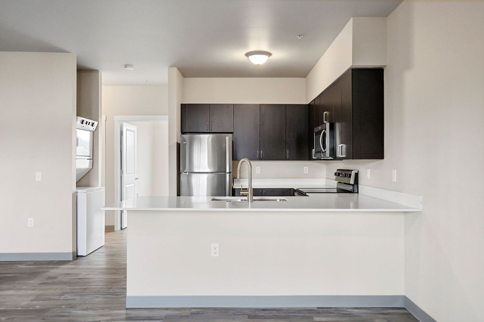 Reedsport Apartment: 260 16th Street