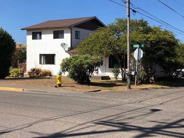 Coos Bay Apartment: 1510 Thompson Road
