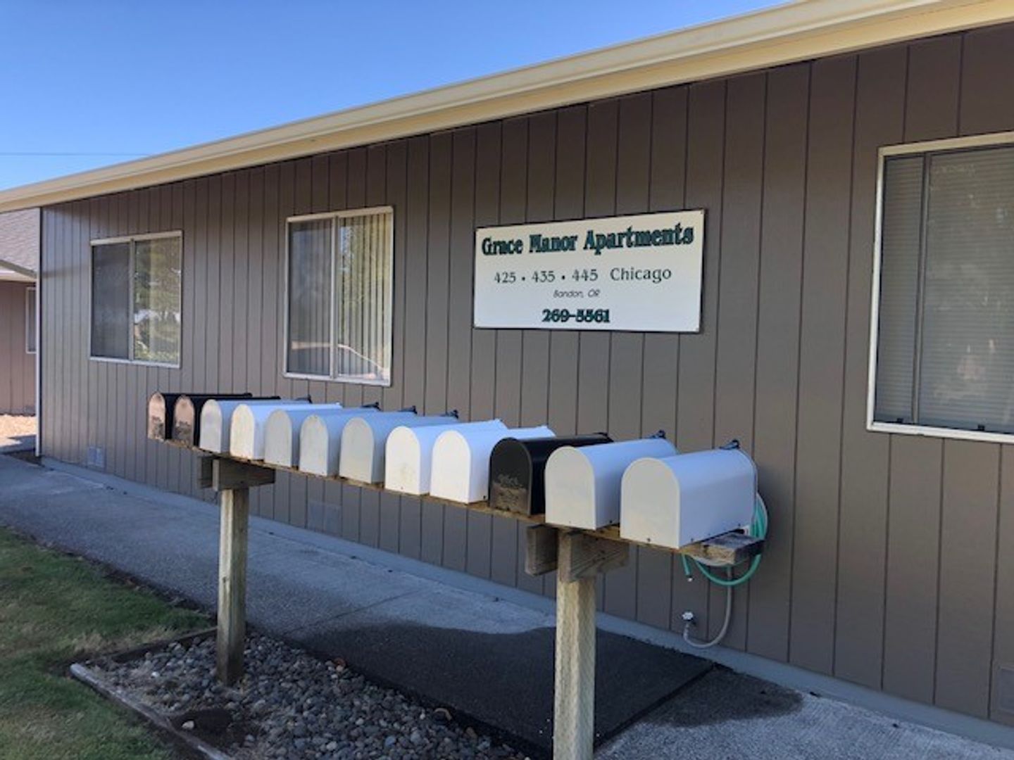 Bandon Apartment: 425, 435, 445 Chicago Street