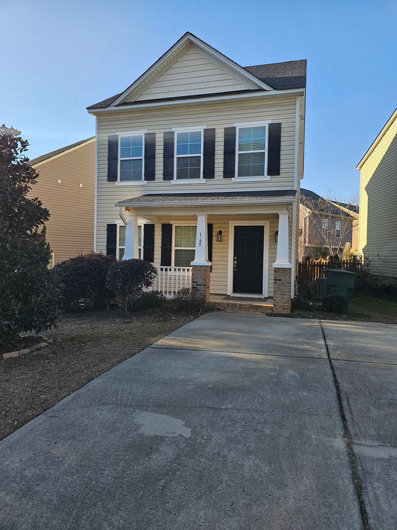 Columbia House: 165 Canal Place Circle