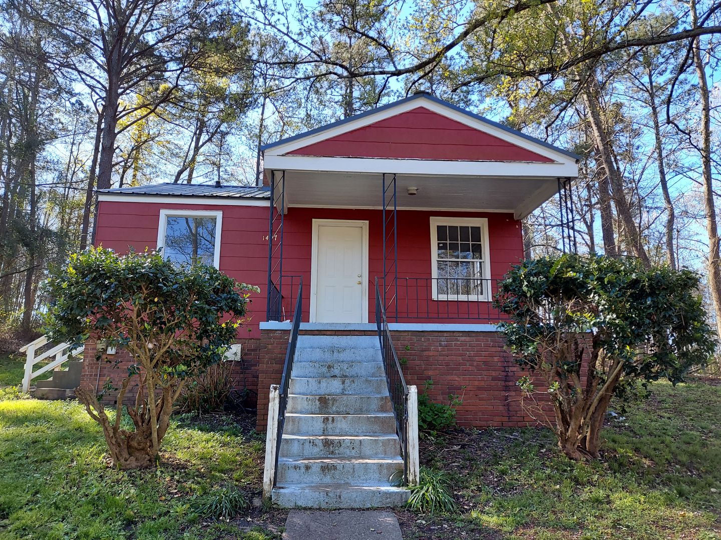 Columbia House: 1407 Jerome Drive