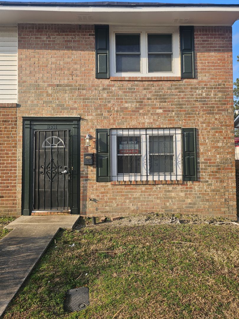 Columbia Condo: 1801 Tall Pines Circle