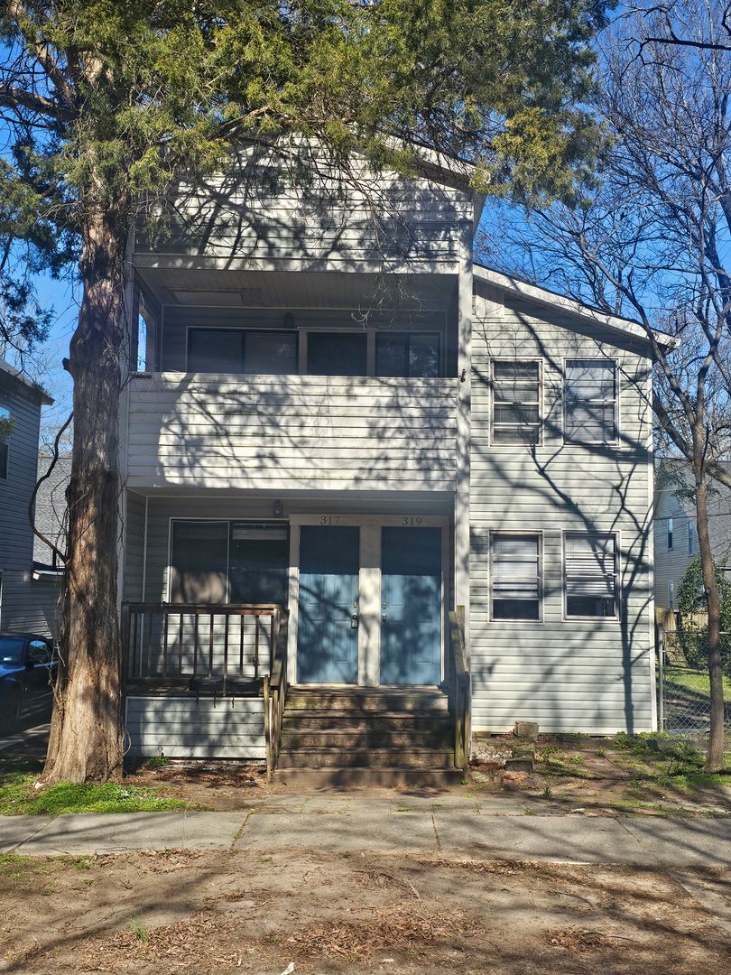 Columbia House: 317 Whaley Street