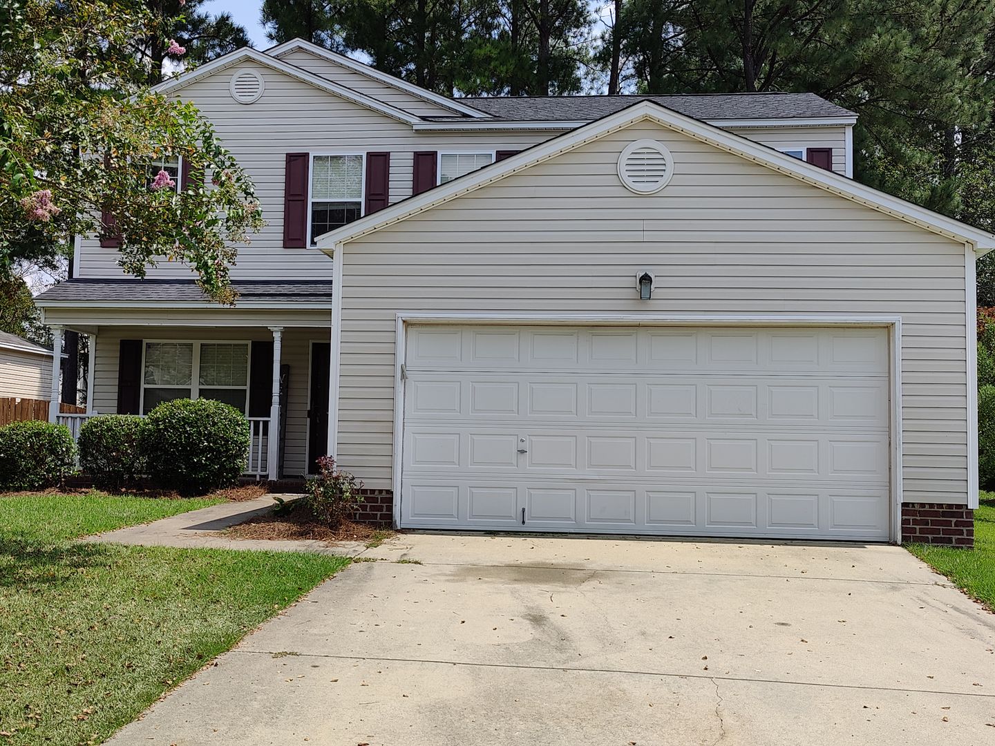 Columbia House: 126 Gayle Pond Trace