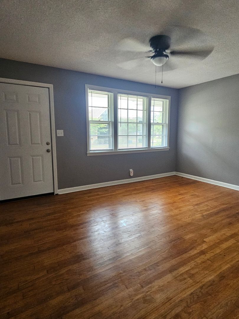 2709 Haymarket Road 2 of 12
