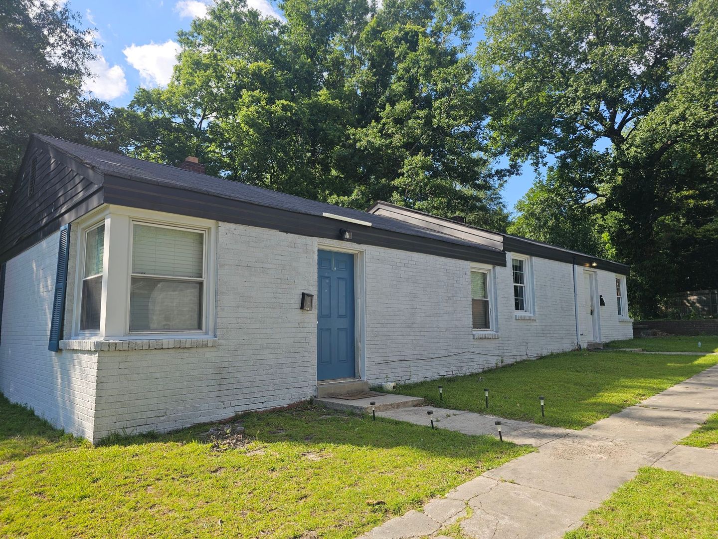 Columbia House: 334 South Bull Street