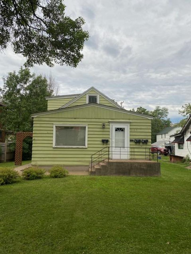 Hibbing Apartment: 2023 7th Ave E