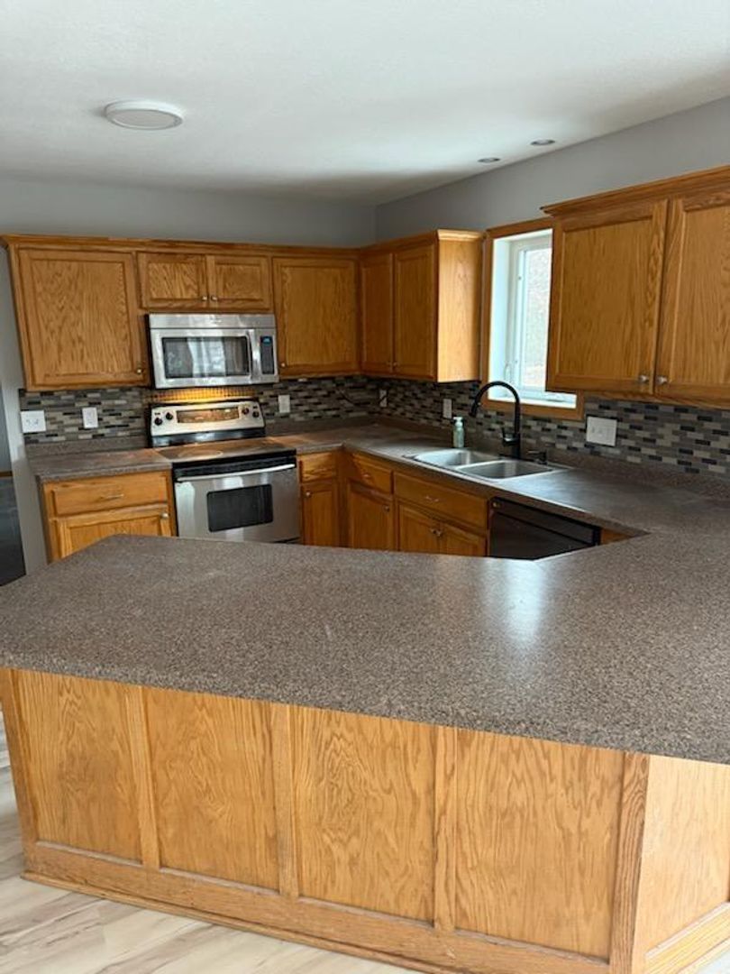 Princeton House: 14100 296th Cir NW