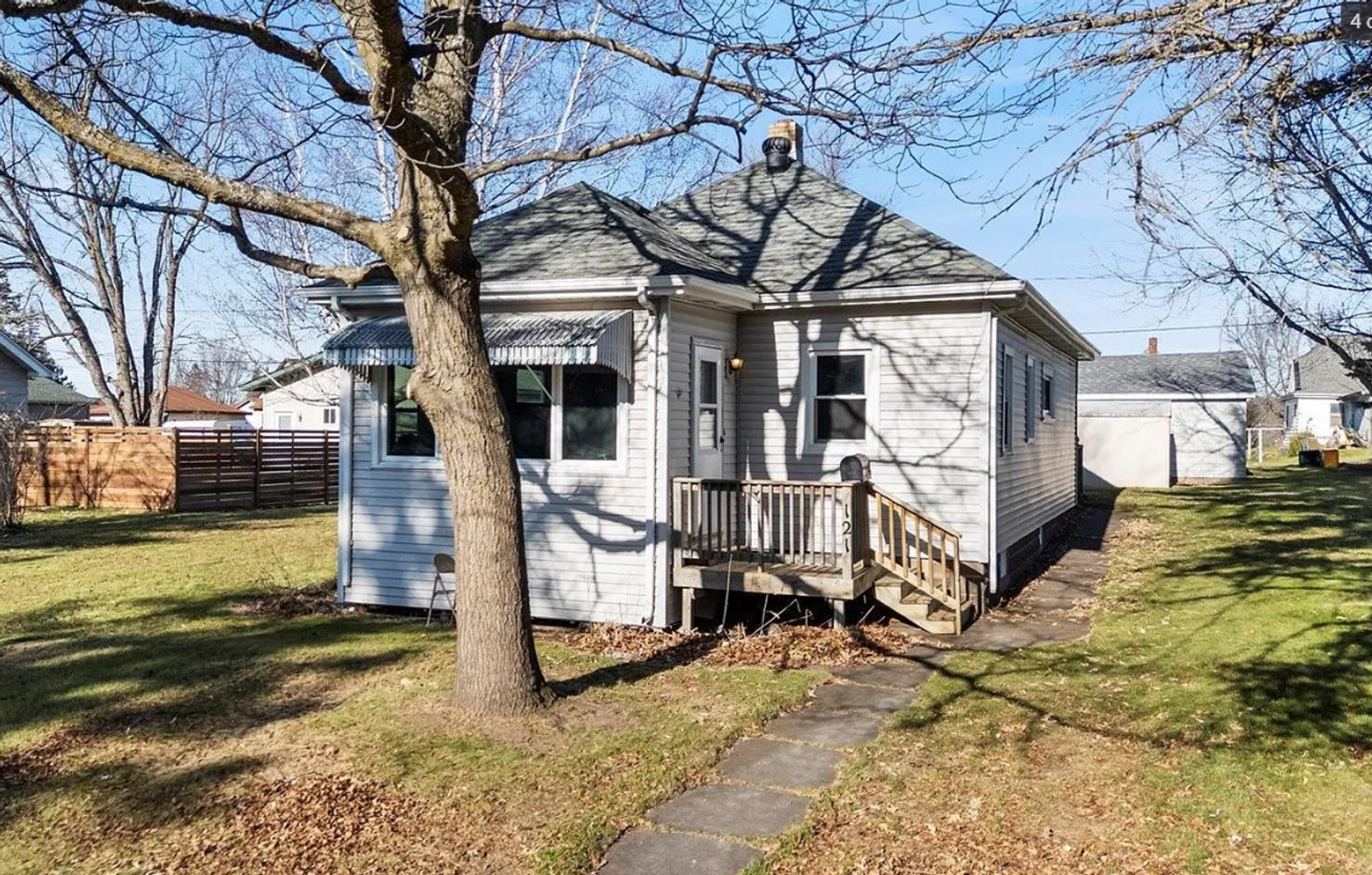 Proctor House: 121 Oak St