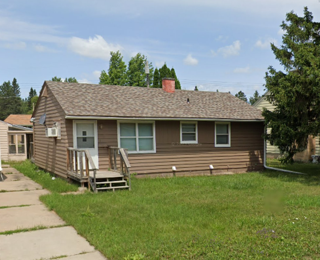 Aurora House: 31 S Erie St