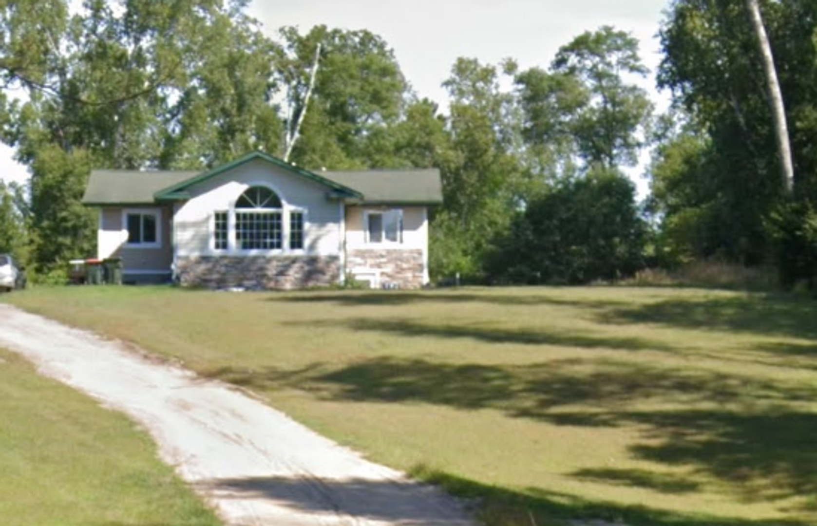 Breezy Point House: 10656 Ottawa Trail