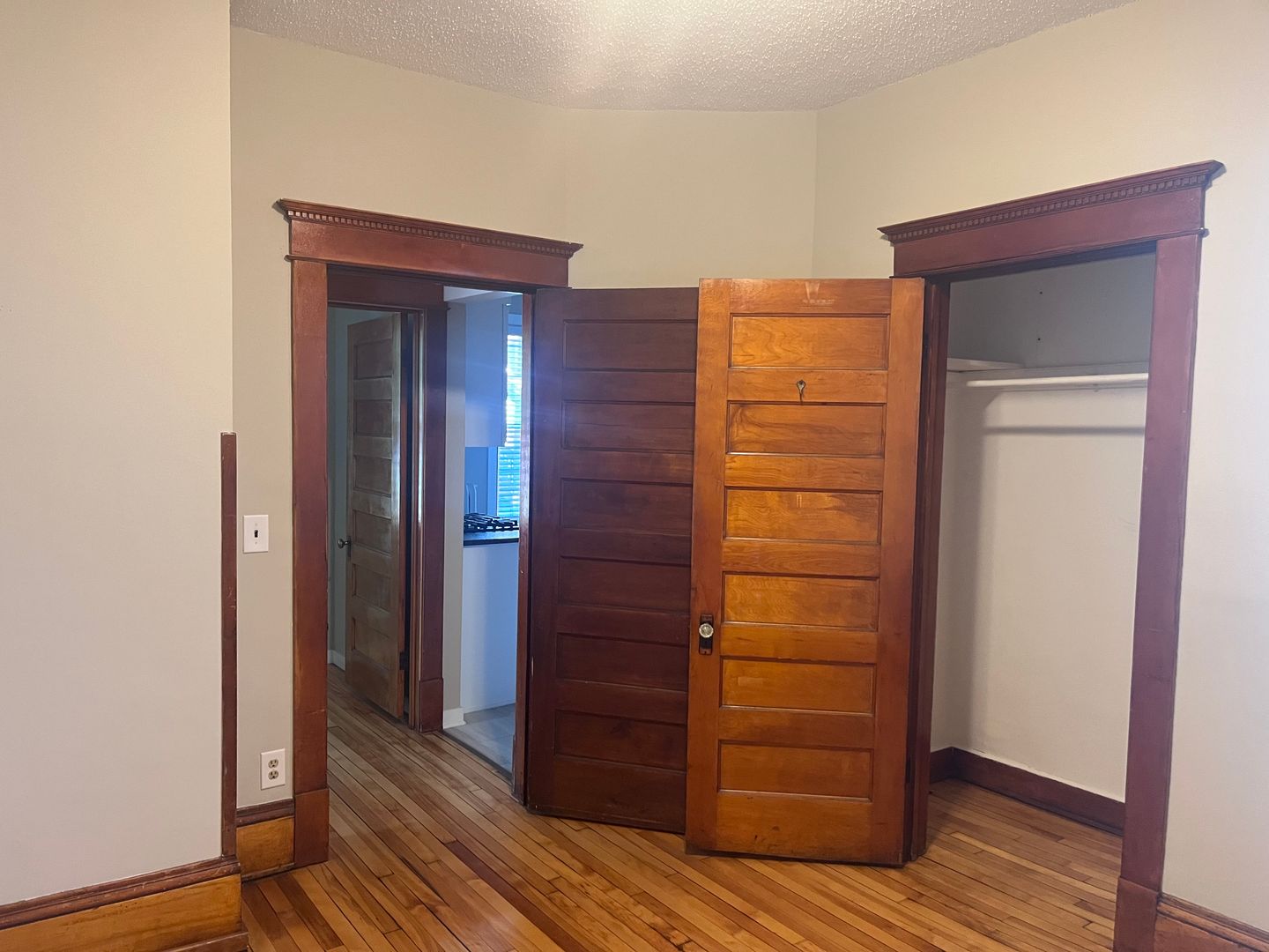 Fully Renovated 2-Bed Unit Just One Block Off West 7th. HEAT INCLUDED! 10 of 12