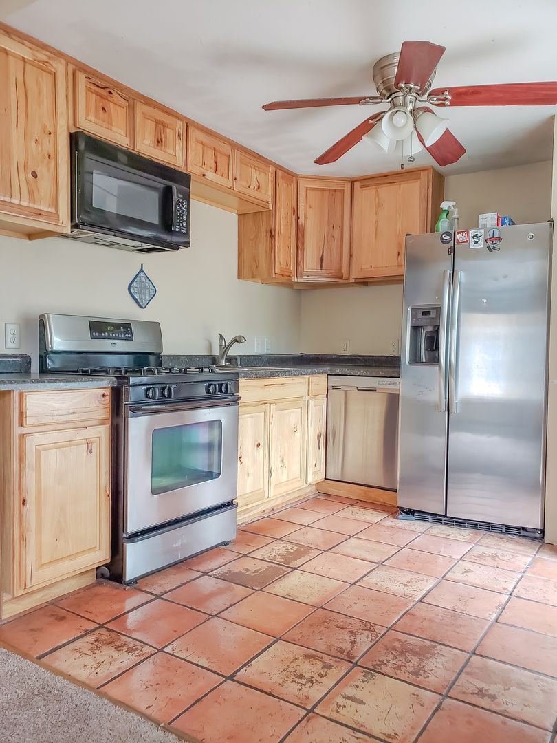 Minneapolis Apartment: 2721 Fremont Ave S