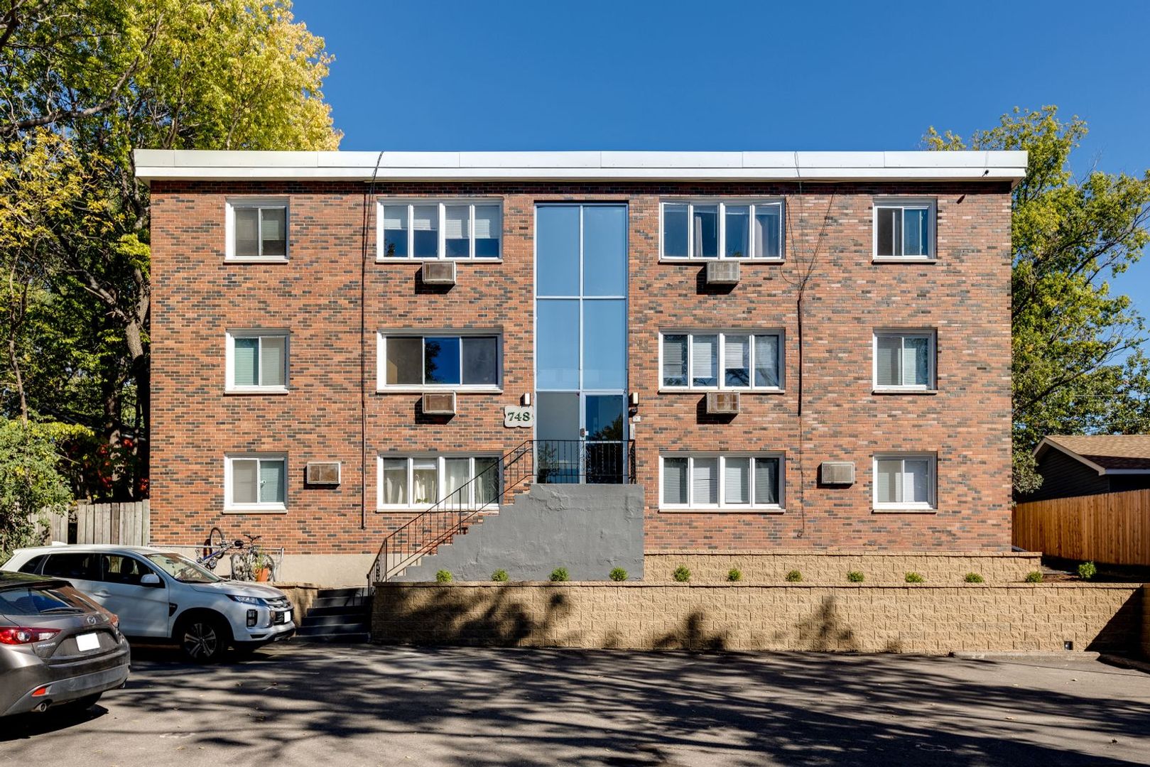 Saint Paul Apartment: 748 Tatum St