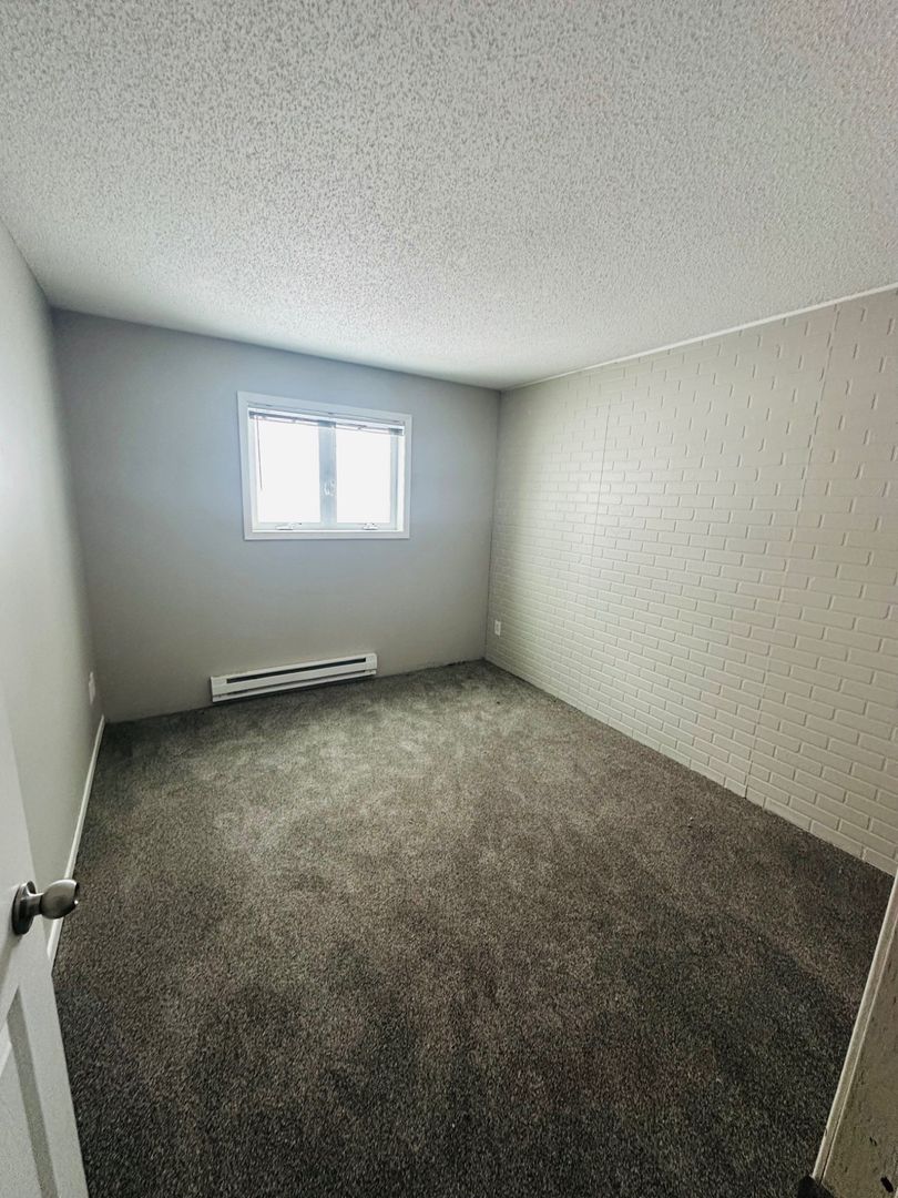 Waconia Townhome: 15 Somerset Dr