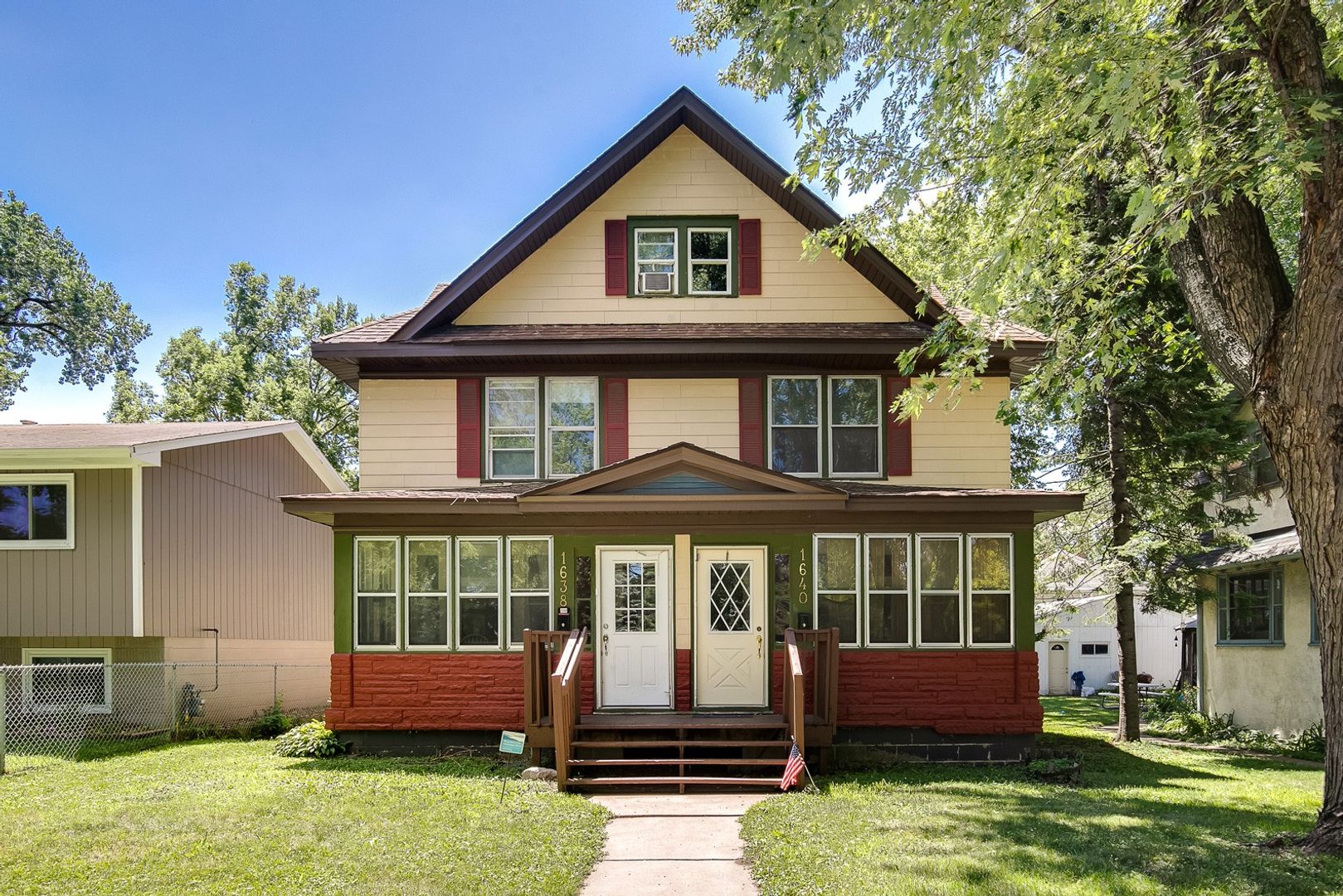 Saint Paul Apartment: 1638-1640 Iglehart Avenue