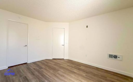 Summerfield Villas | 1BR with Parking in Central Escondido