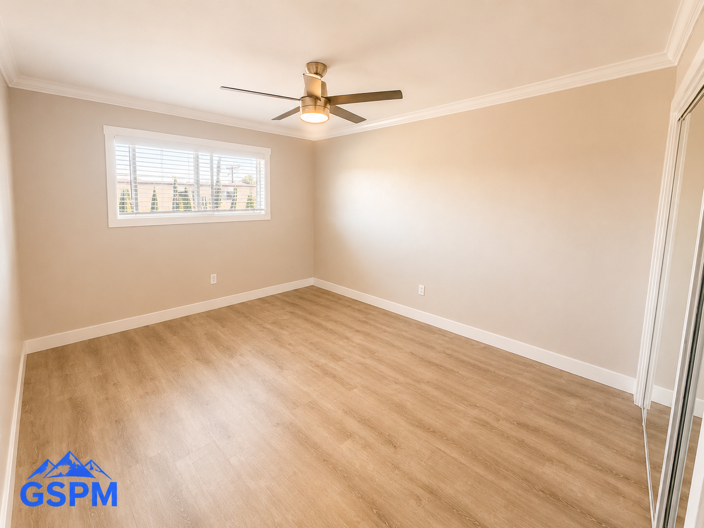 424 Emerald Ave 5 of 9