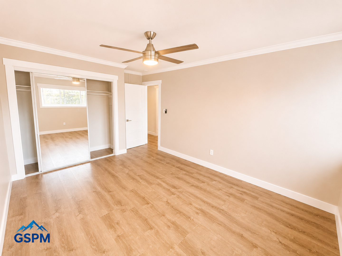 424 Emerald Ave 7 of 9