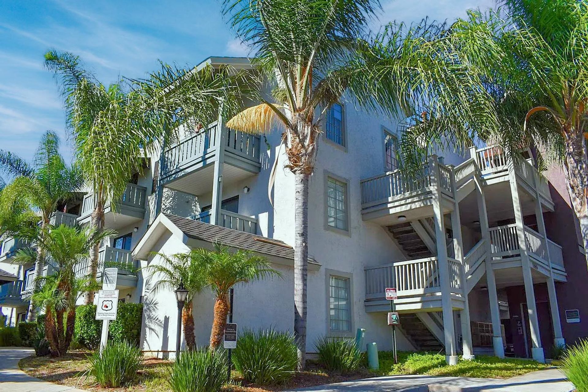 Escondido Apartment: 1225 E Grand Ave