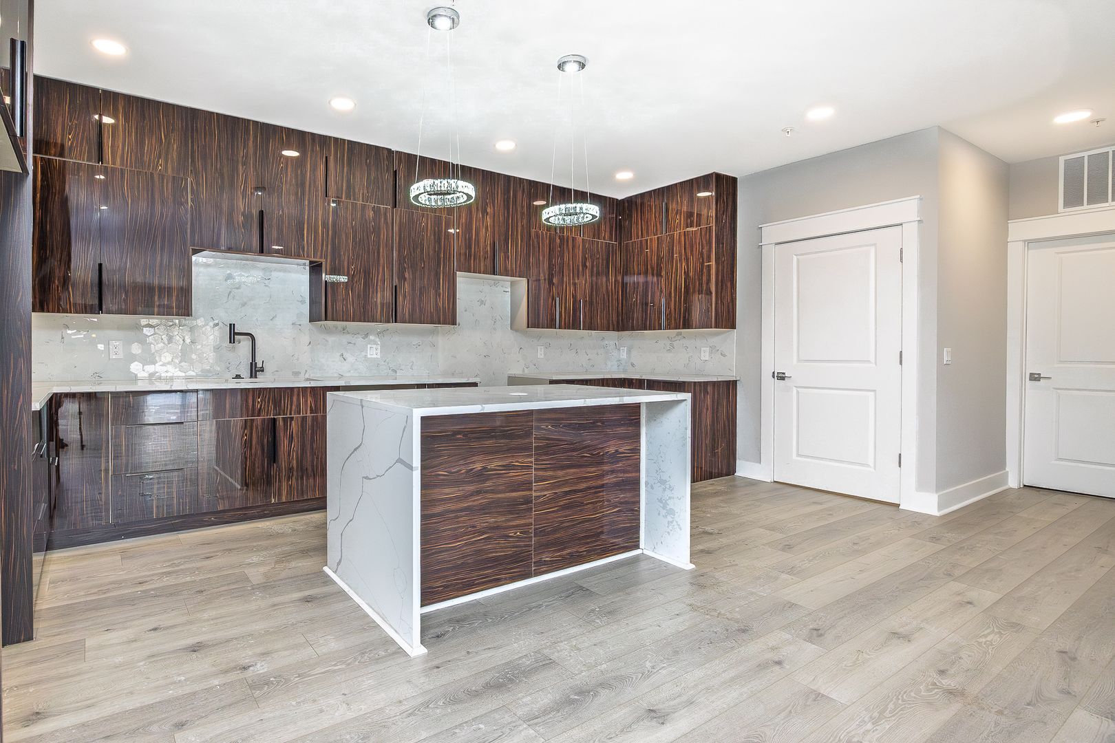 Grand Blanc Apartment: 1199 E. Grand Blanc Rd