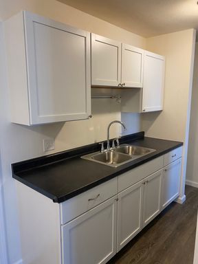 1 Bed 1 Bath Rental at 1000 Copeland Avenue, Unit 213, La Crosse, WI – photo 1