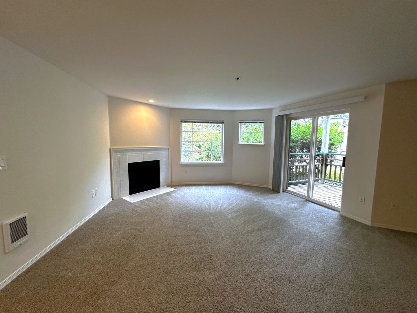 Redmond Apartment: 9200 Redmond Wdnvll Rd NE
