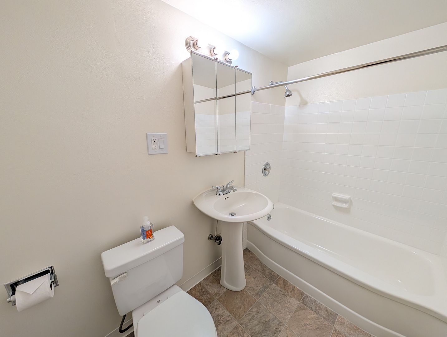 Seattle Apartment: 1321 Queen Anne Ave. N.