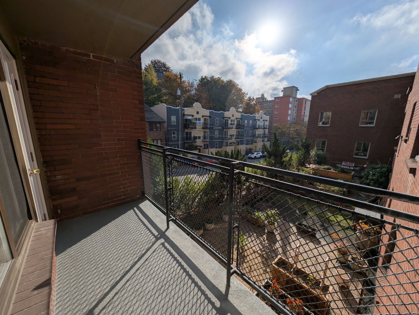 Seattle Apartment: 1321 Queen Anne Ave. N.