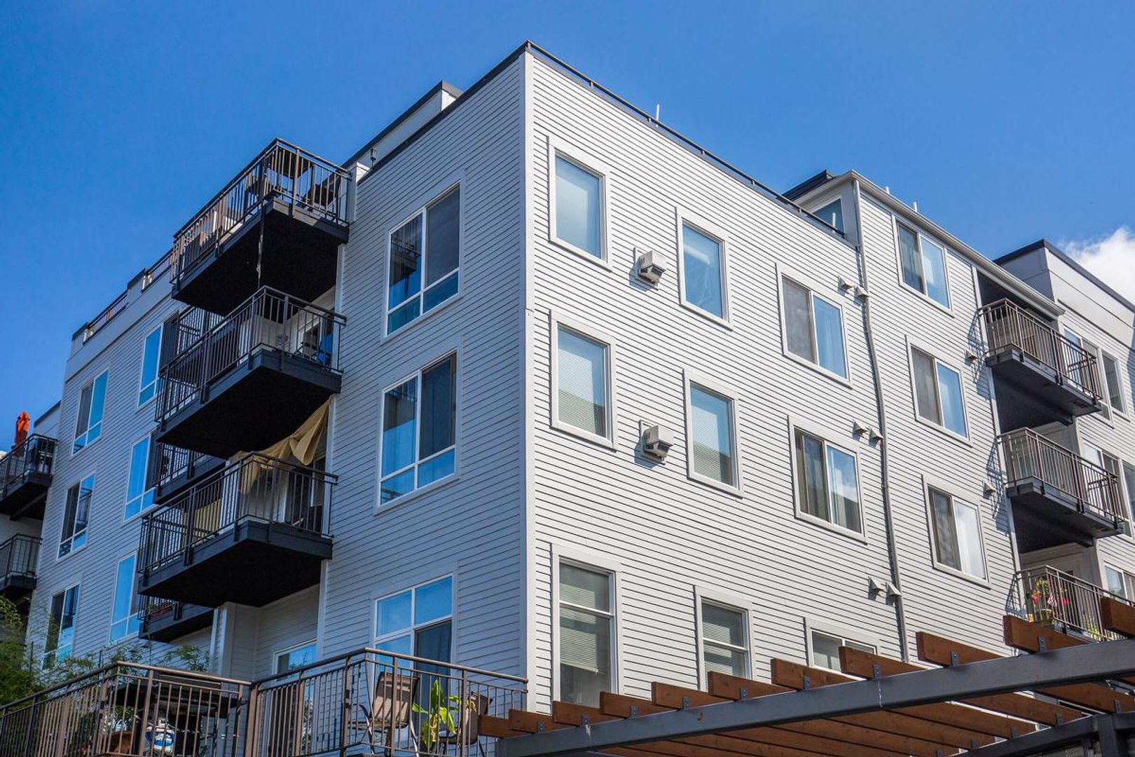 Seattle Apartment: 2727 Eastlake Ave East