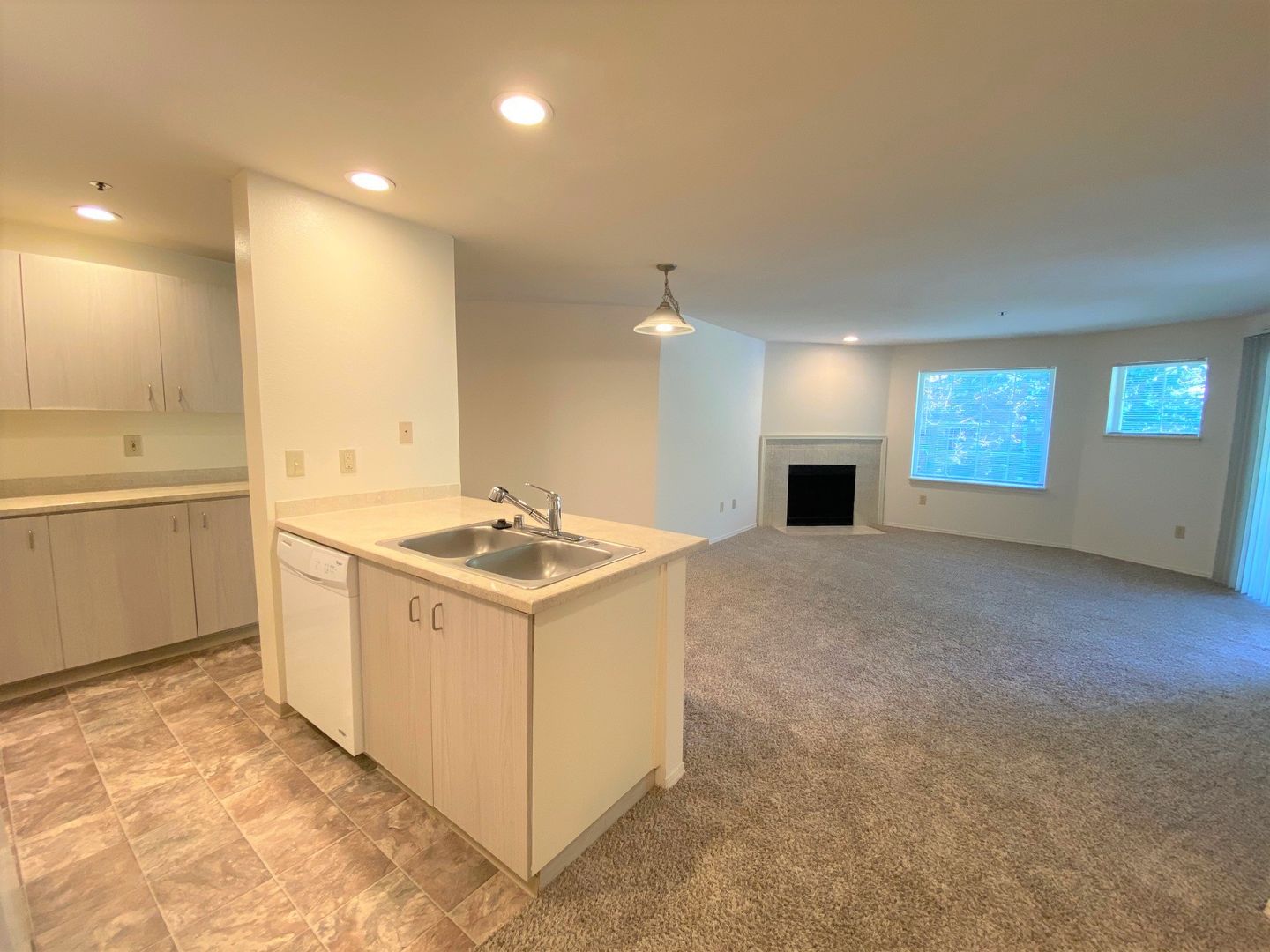 Redmond Apartment: 9200 Redmond Wdnvll Rd NE